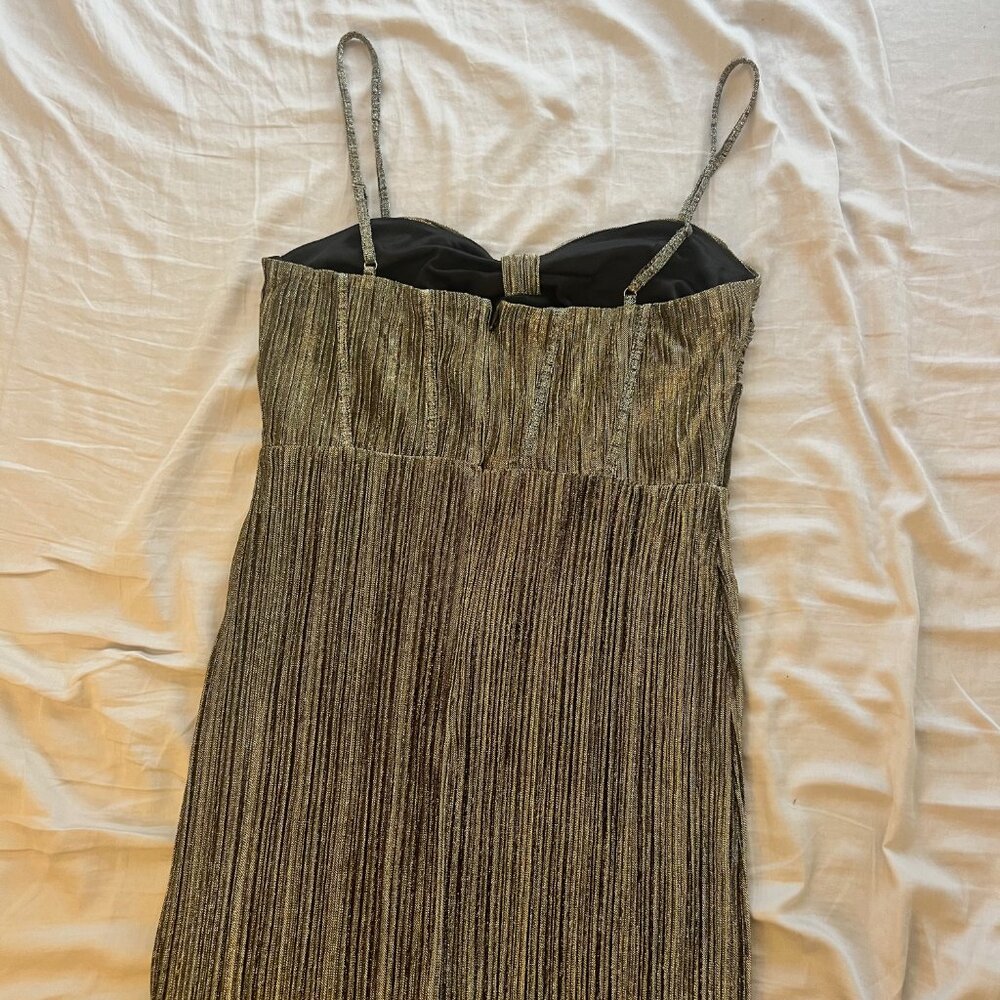 NWT Lulus Glimmer and Glitz Black and Gold Lurex Pleated Maxi Dress - Medium - Picture 4 of 4
